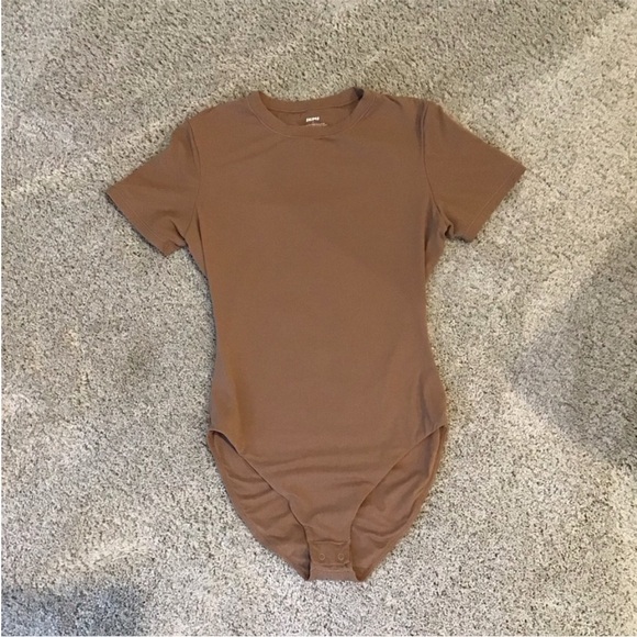 NWT SKIMS Tshirt bodysuit in Sienna - Picture 5 of 7